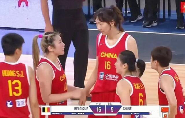 李月汝归来独木难支！中国女篮热身再败：仅2胜10负