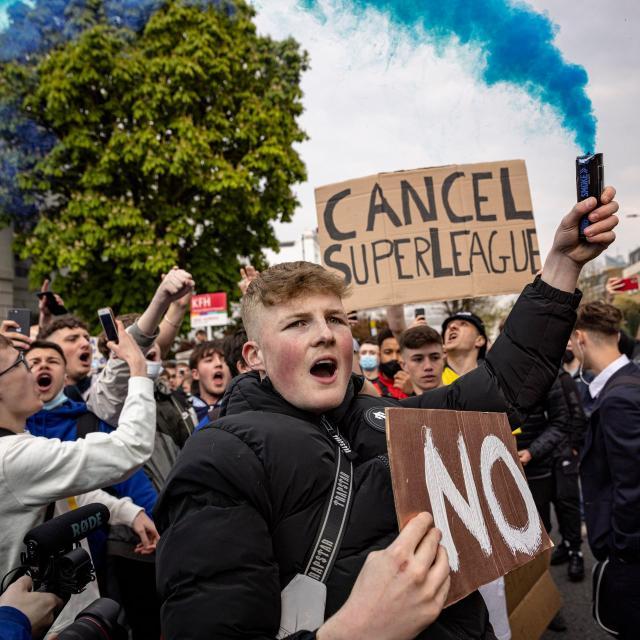 观众不再专注，豪门难以为继，我们该为足球担心吗？